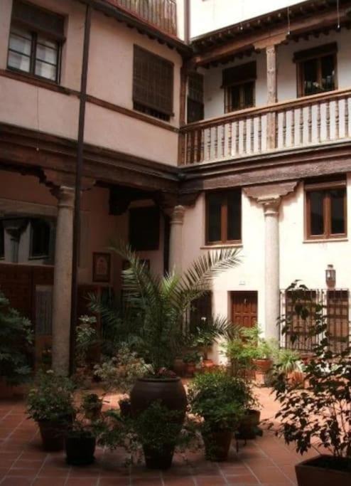 Del Antiguo Nuncio Apartamento *